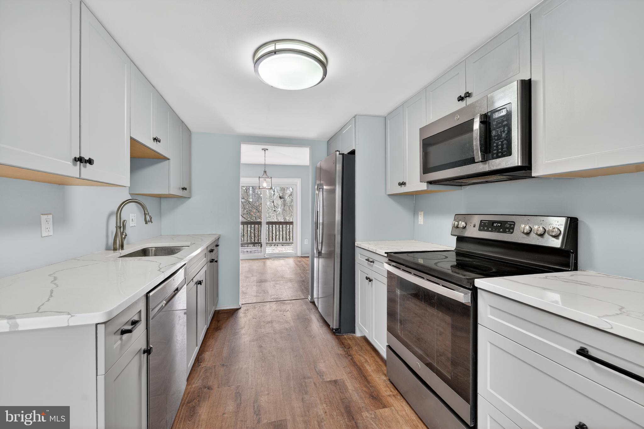 NEWINGTON STATION - Residential