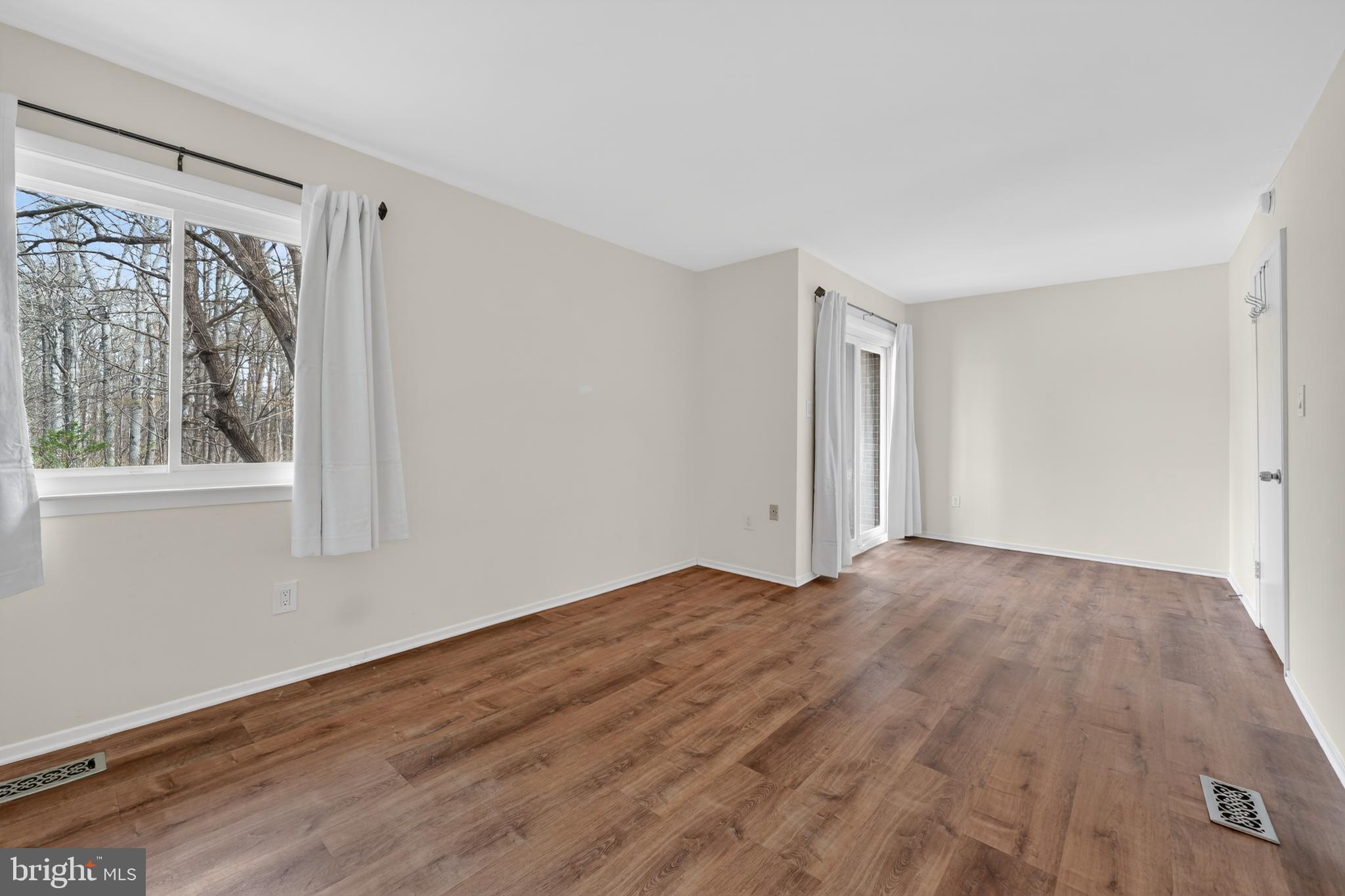 NEWINGTON STATION - Residential