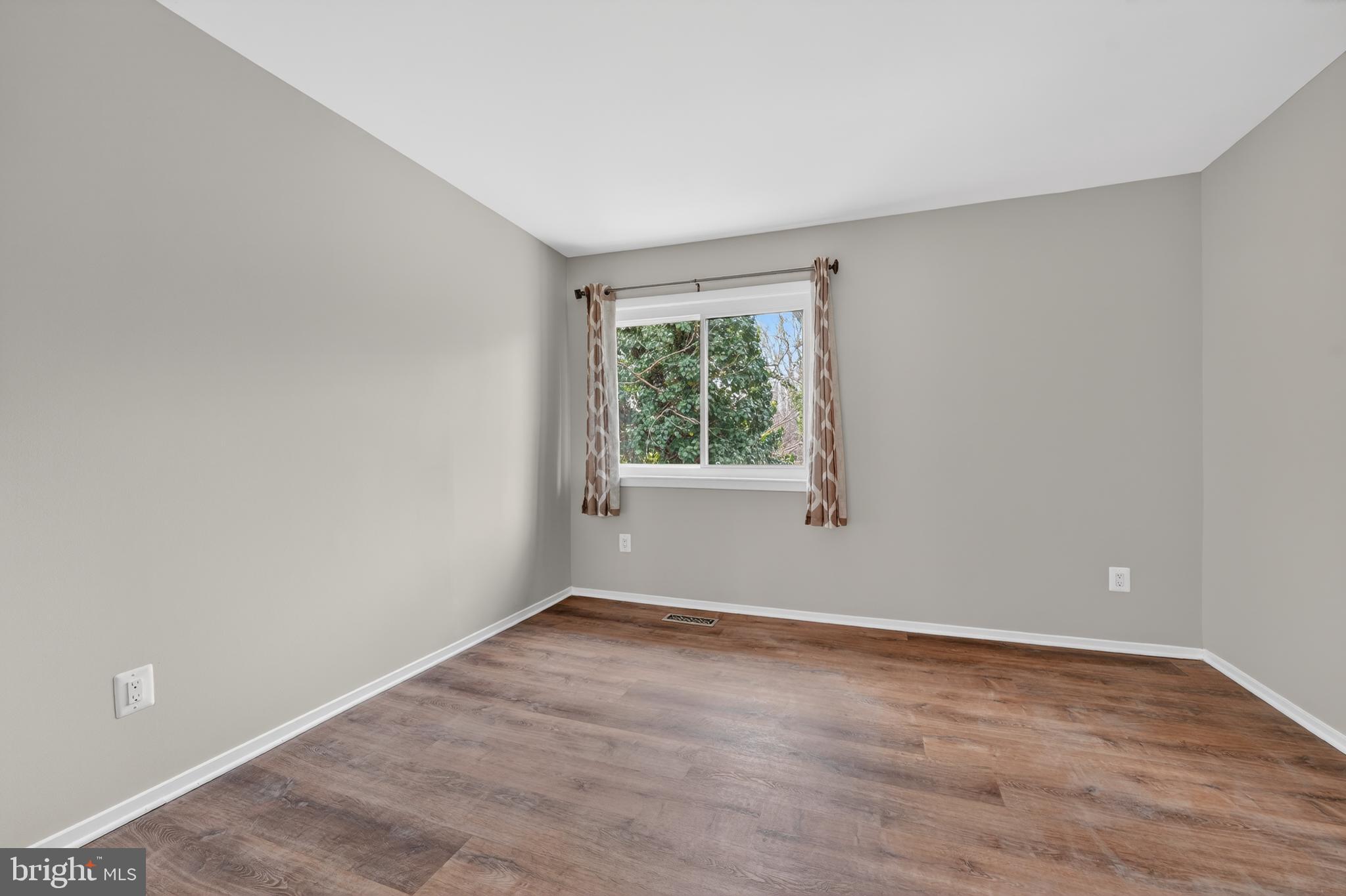 NEWINGTON STATION - Residential