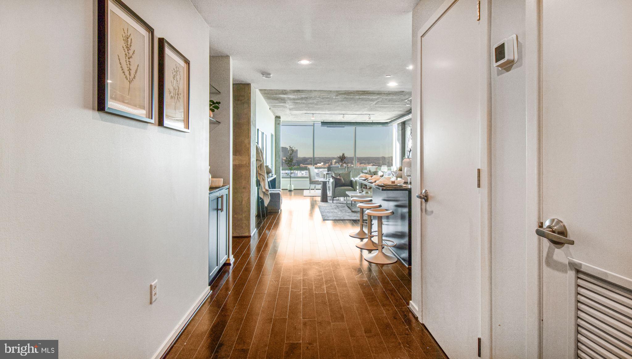 LOCUST POINT - Residential