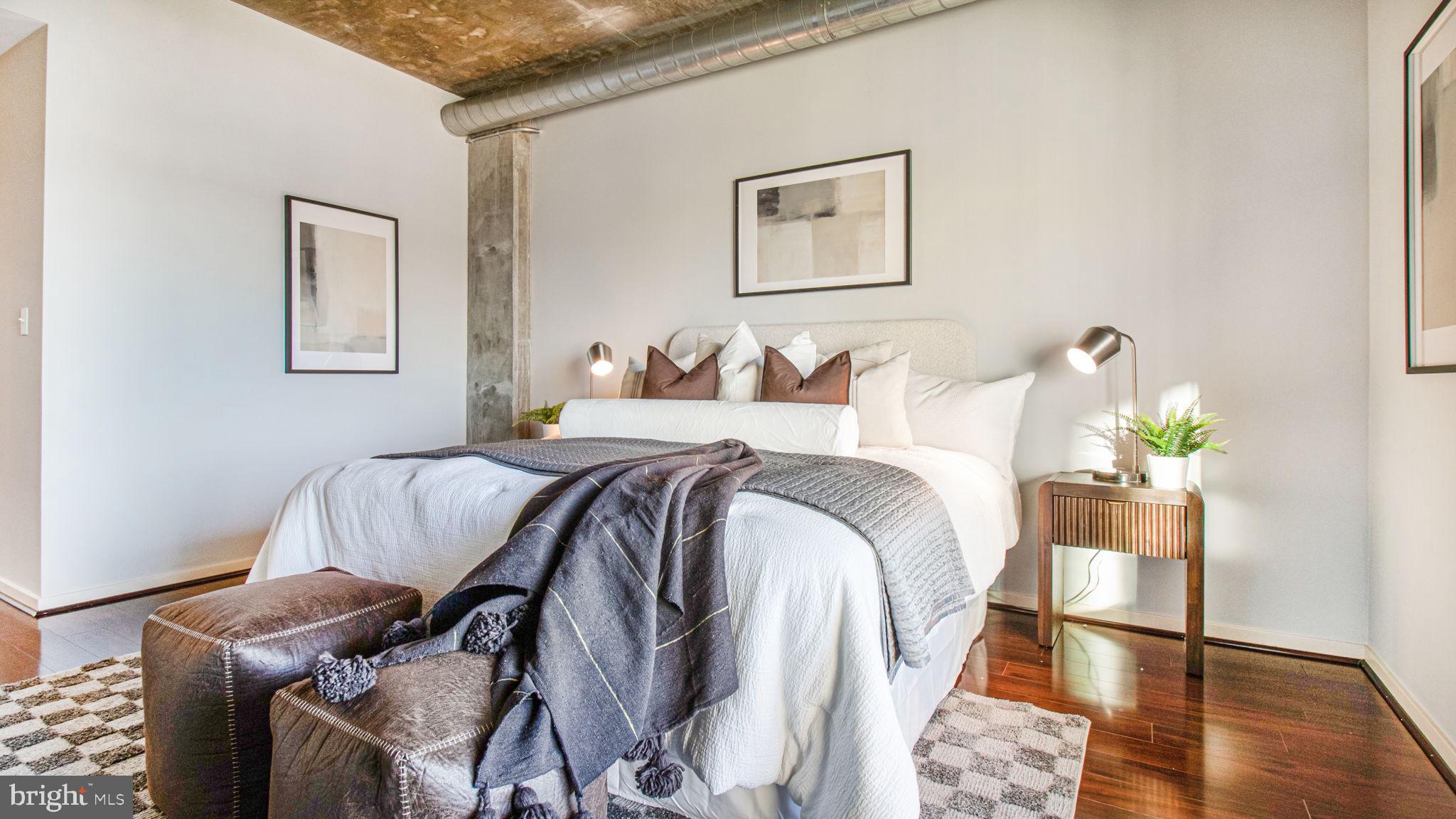 LOCUST POINT - Residential