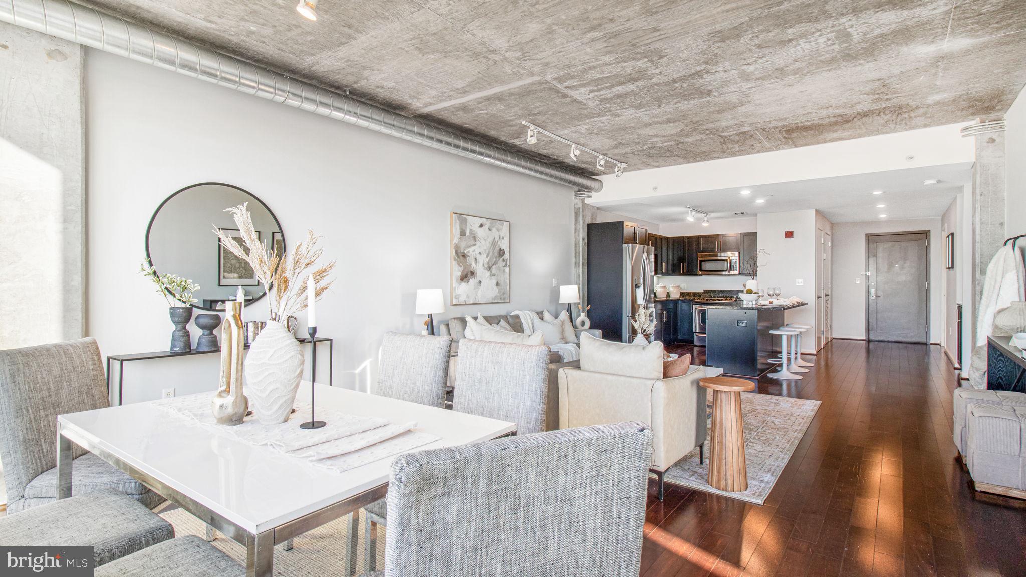 LOCUST POINT - Residential