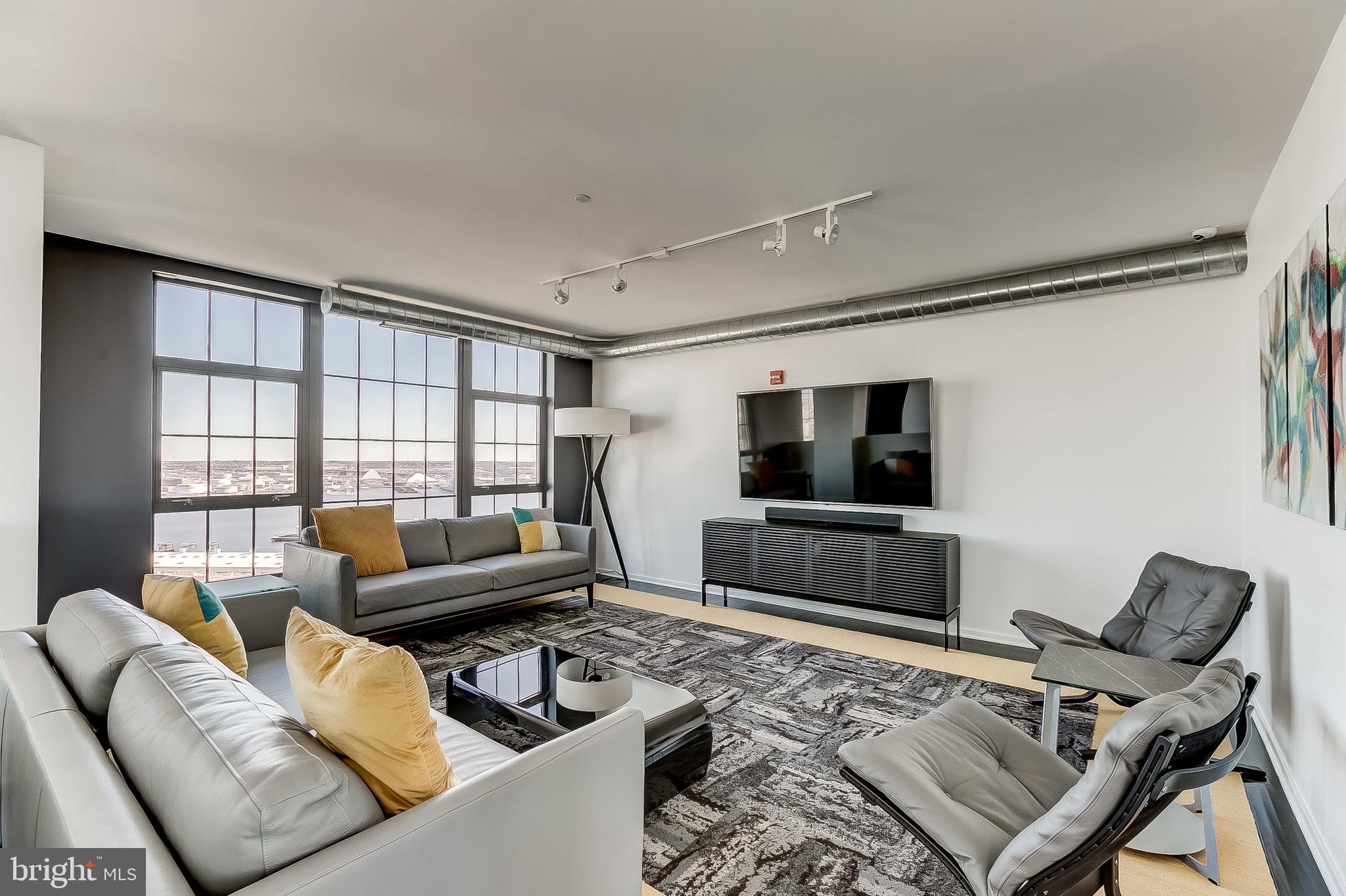 LOCUST POINT - Residential