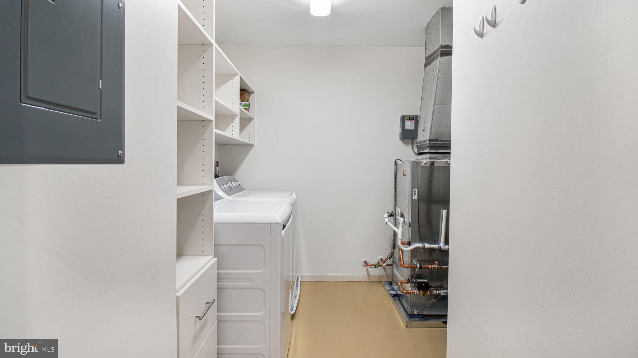 LOCUST POINT - Residential