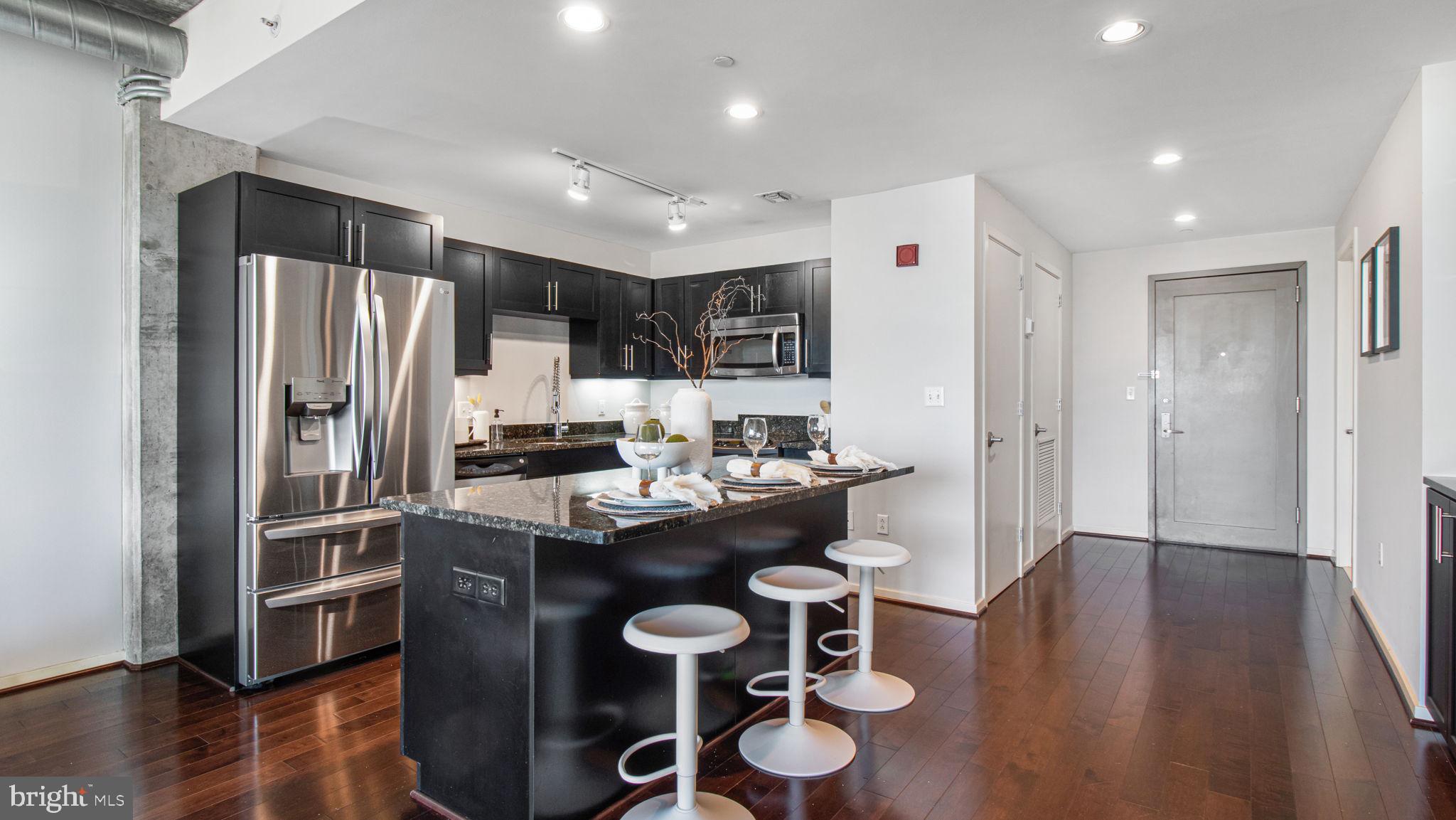 LOCUST POINT - Residential