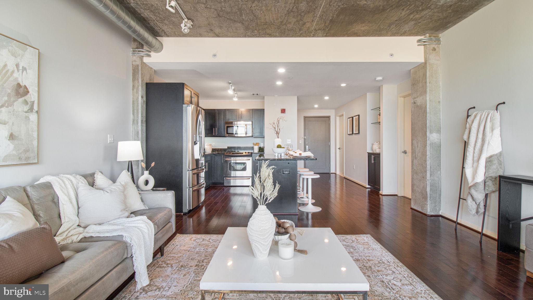 LOCUST POINT - Residential