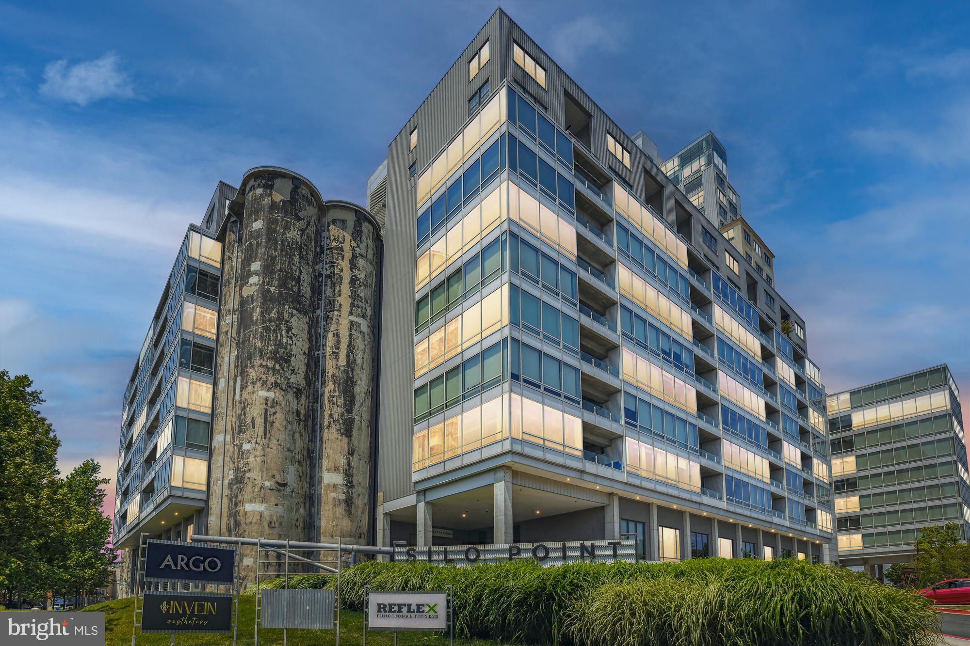 LOCUST POINT - Residential