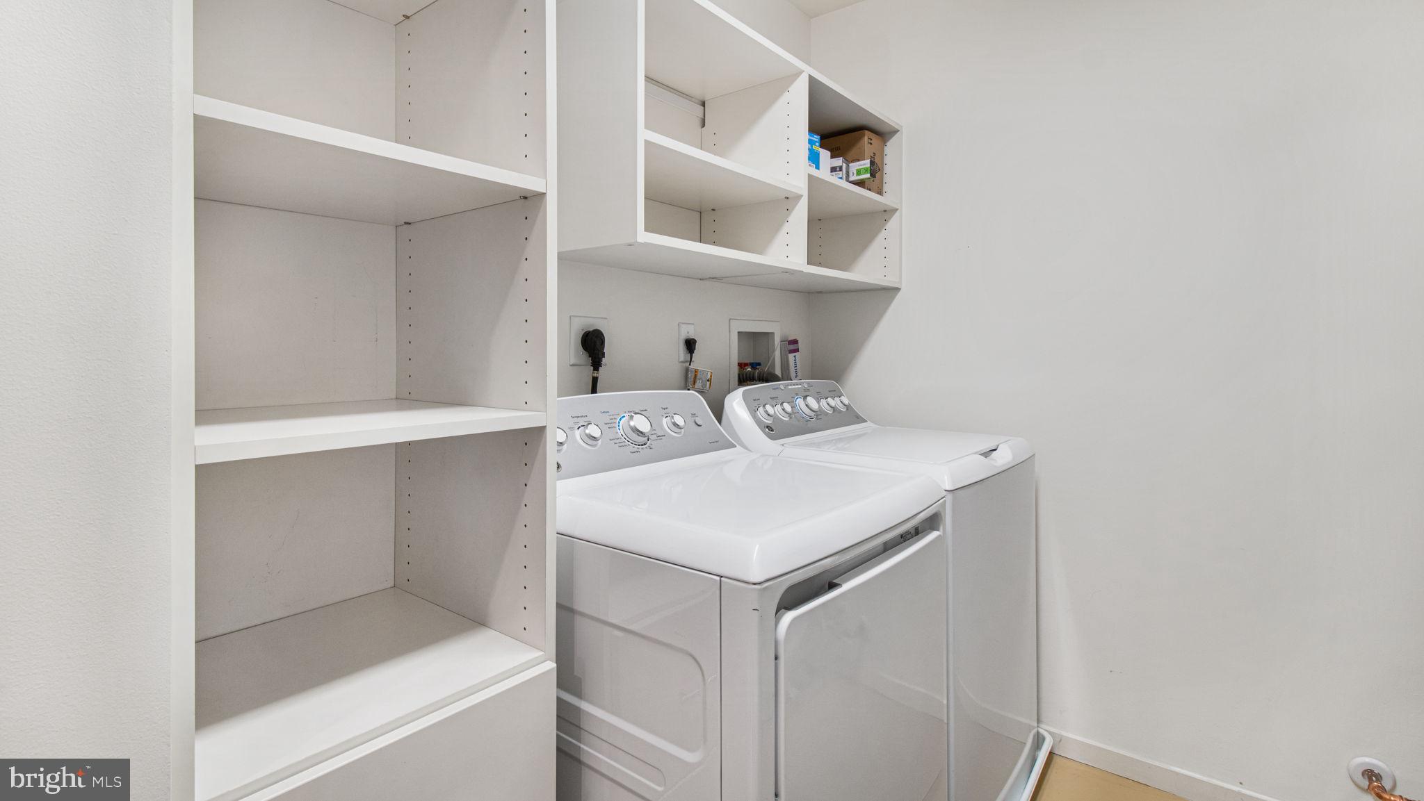 LOCUST POINT - Residential