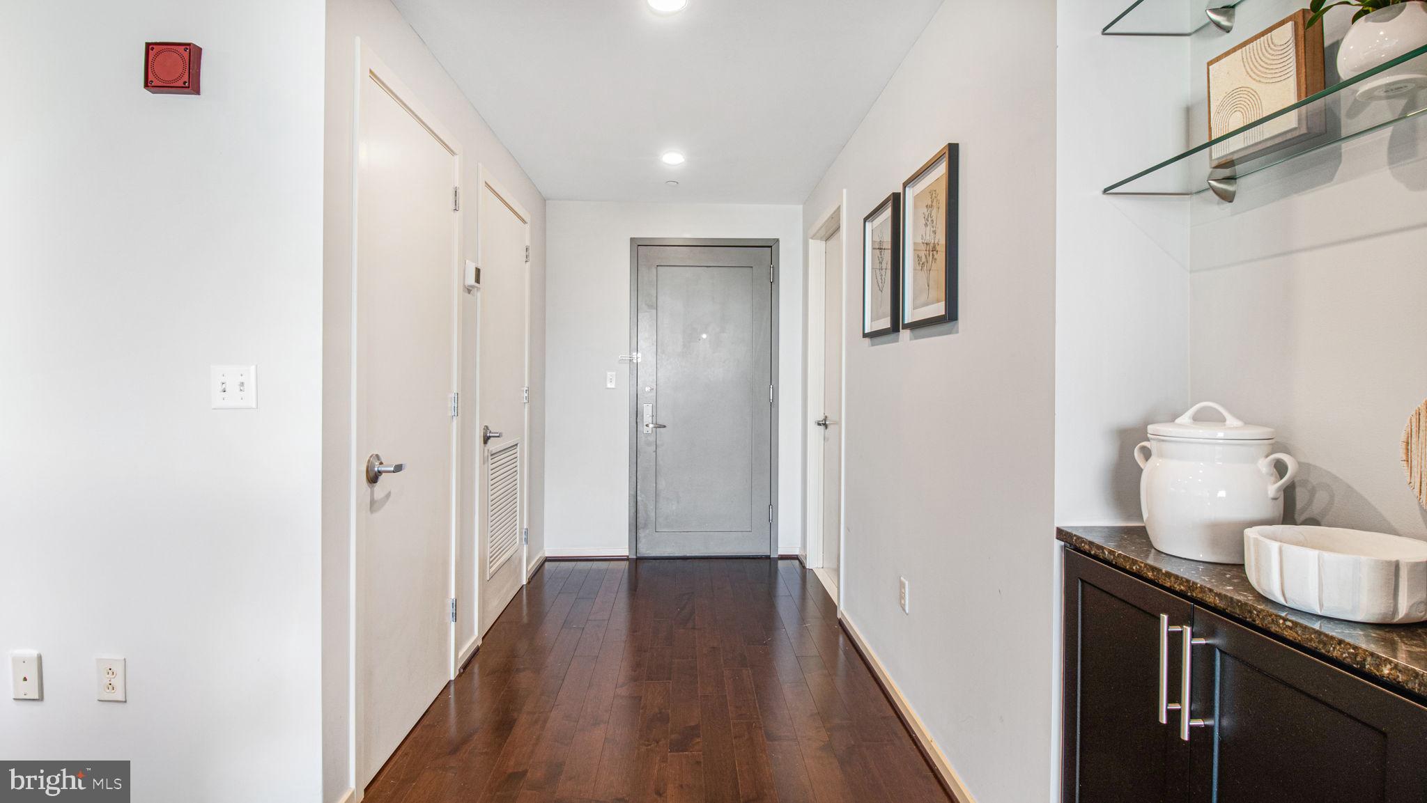 LOCUST POINT - Residential