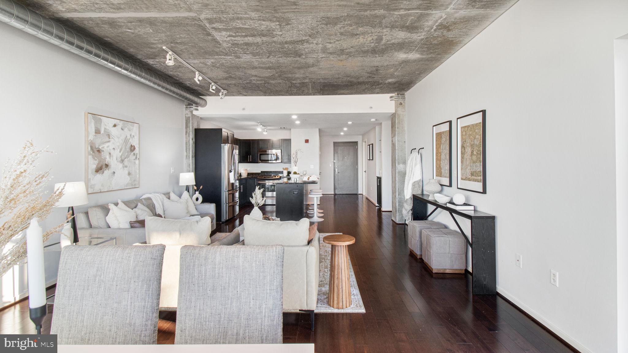 LOCUST POINT - Residential