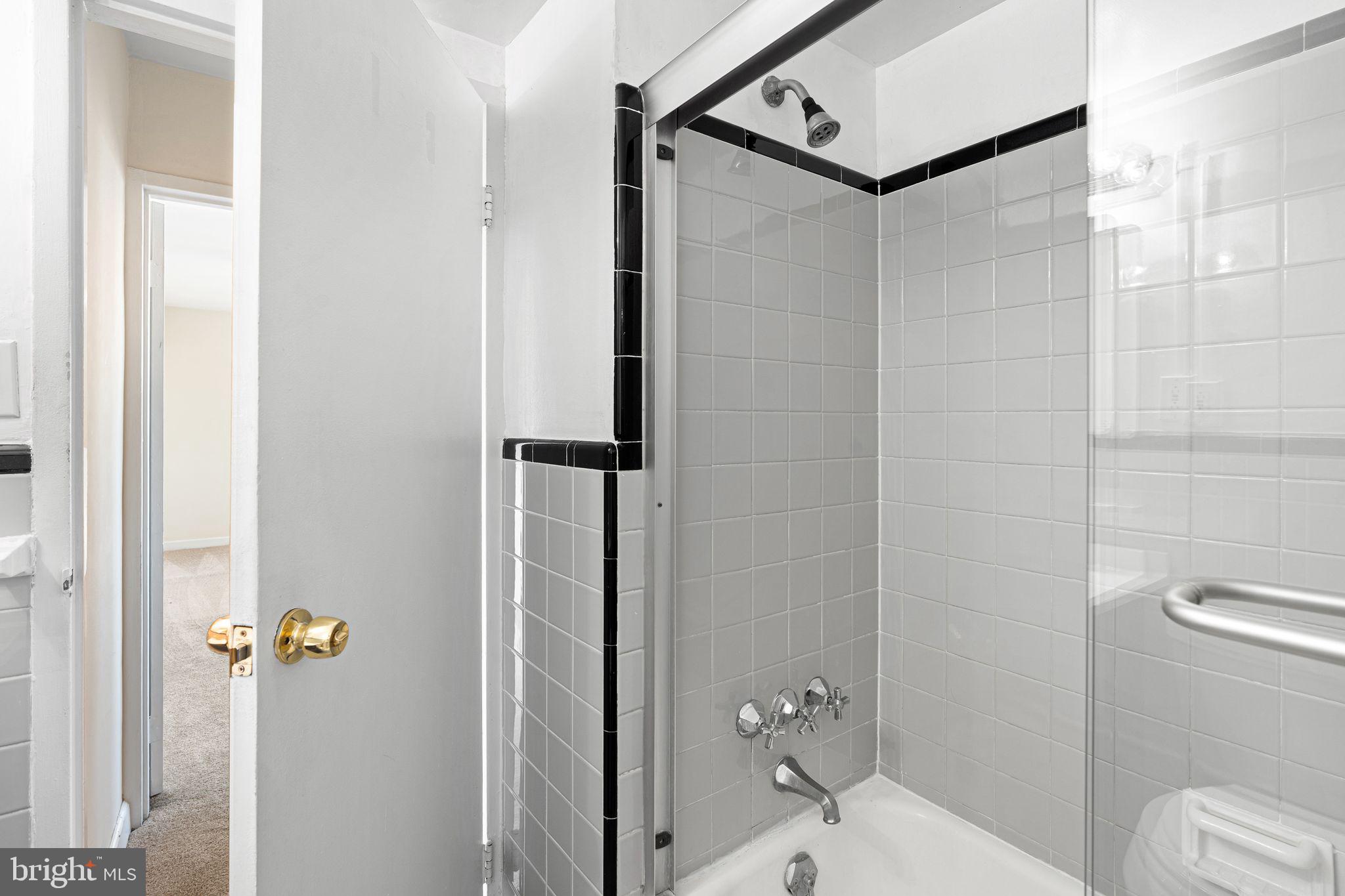 RITTENHOUSE SQUARE - Residential Lease