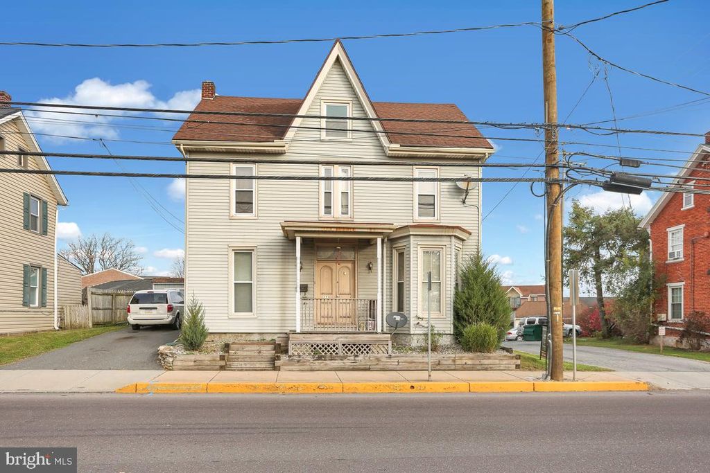 Photo of 273 W MAIN ST, NEW HOLLAND, PA 17557 (MLS # PALA2024452)