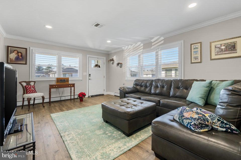 HOLIDAY CITY - BERKELEY - Residential