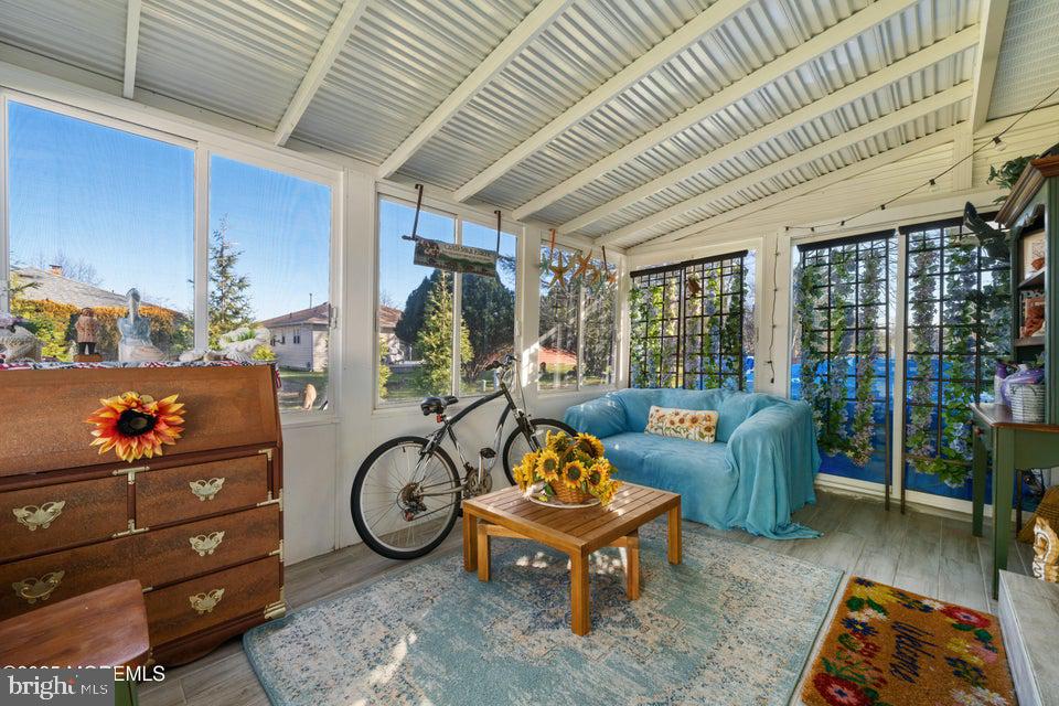 HOLIDAY CITY - BERKELEY - Residential