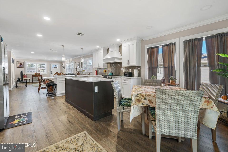 HOLIDAY CITY - BERKELEY - Residential