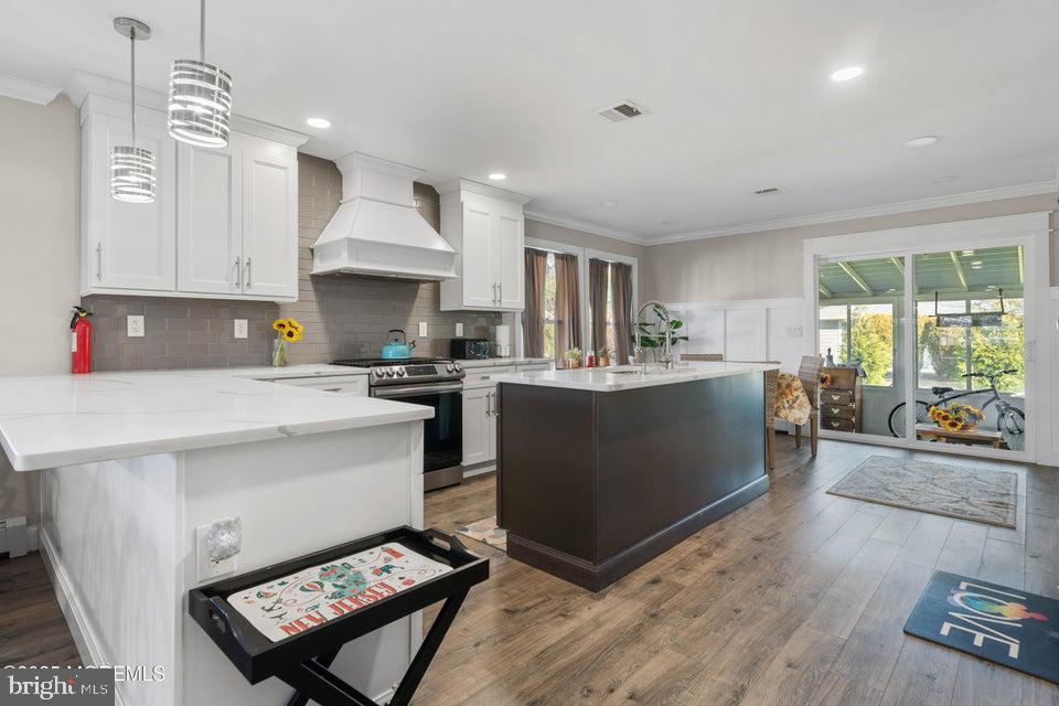 HOLIDAY CITY - BERKELEY - Residential