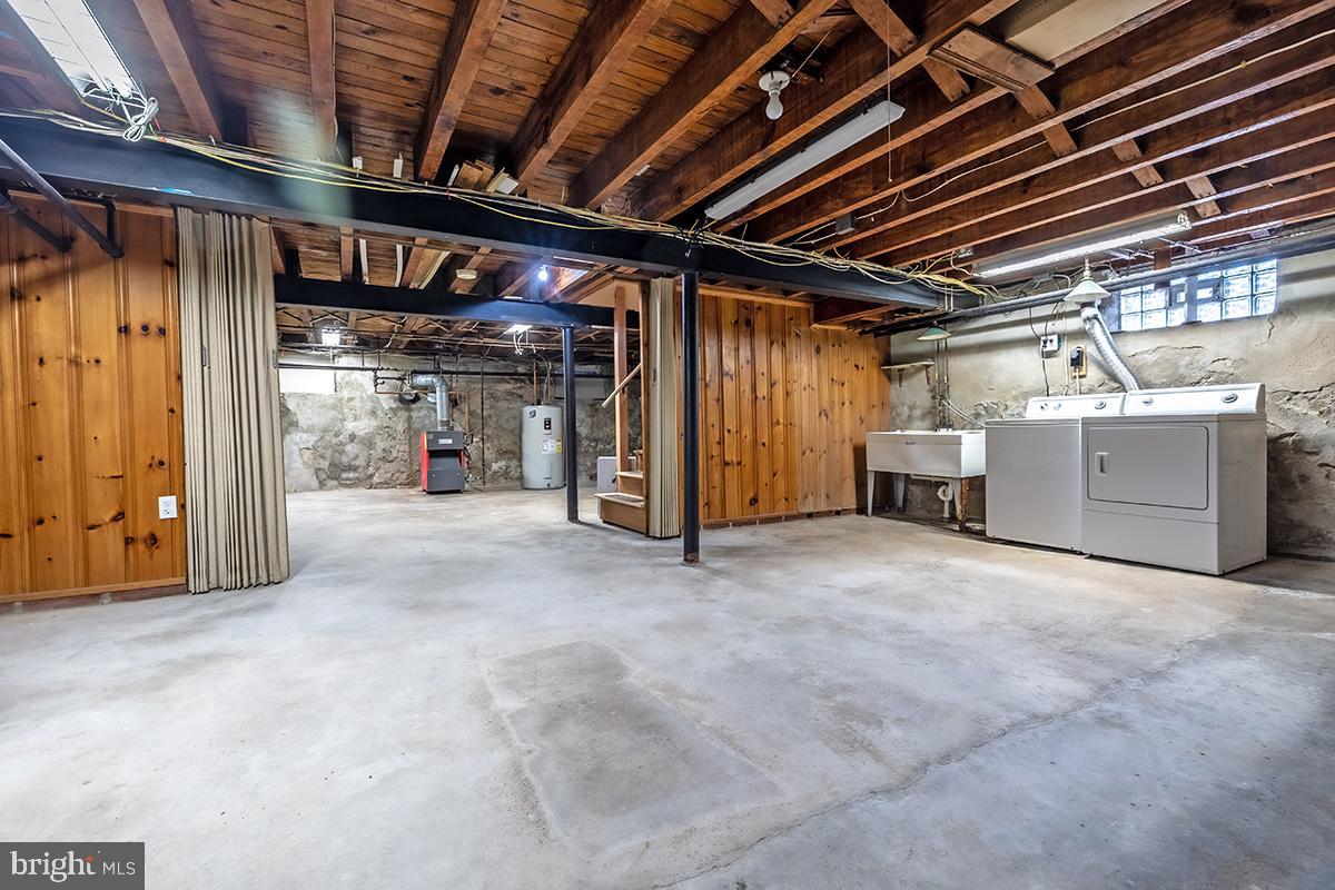 FOX CHASE - Residential