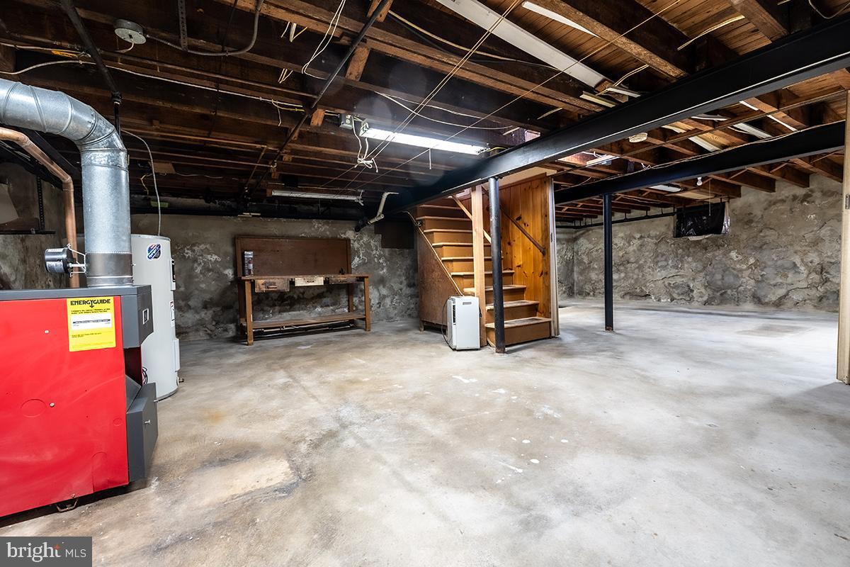 FOX CHASE - Residential