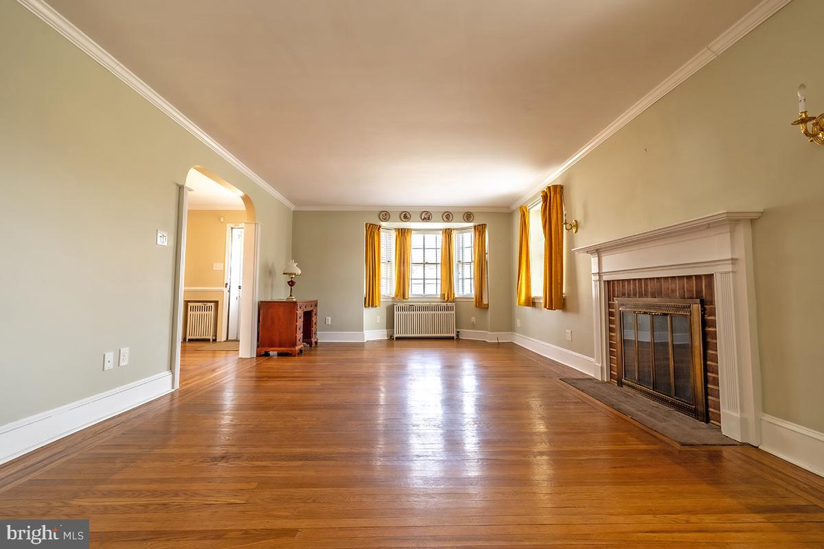 FOX CHASE - Residential