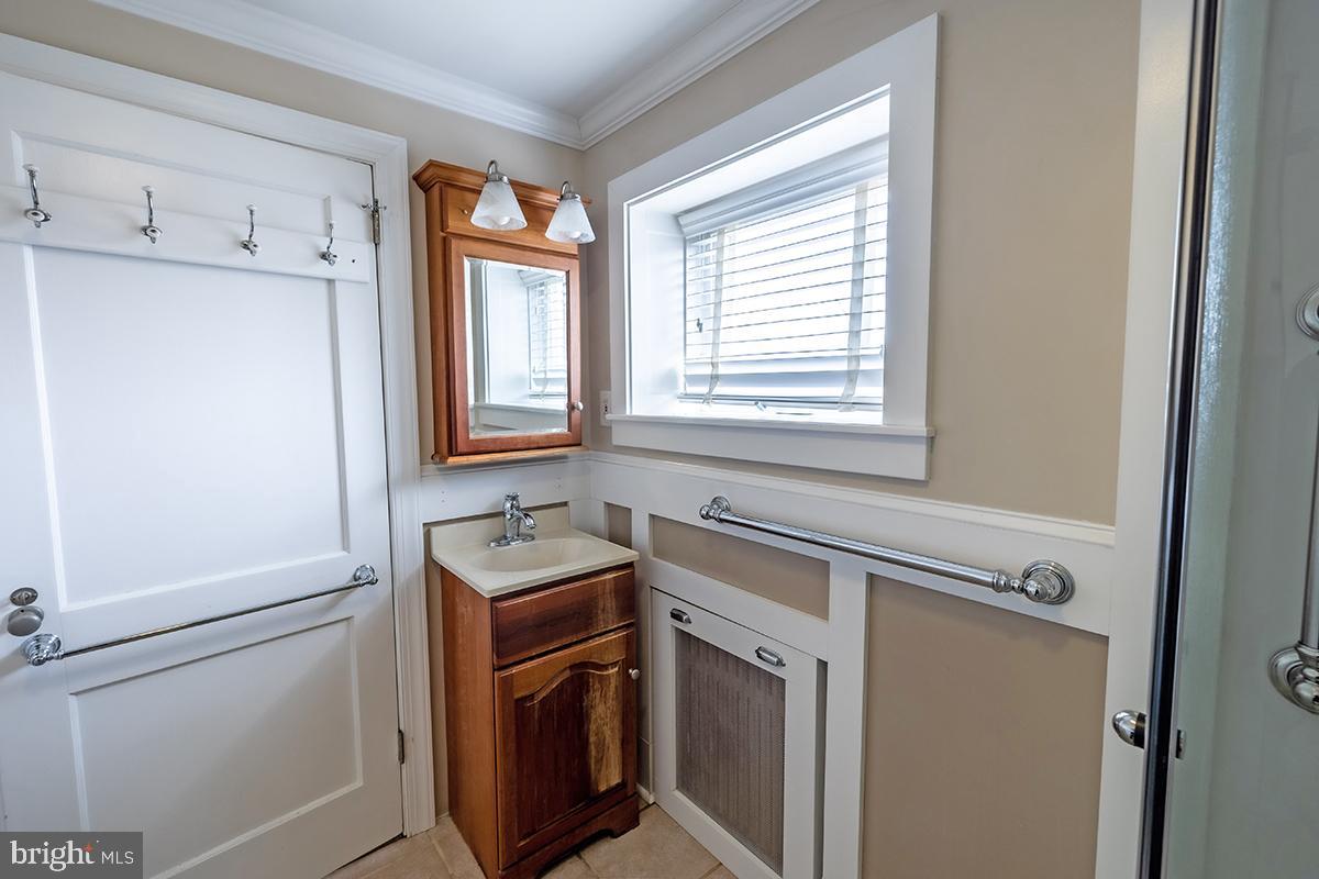 FOX CHASE - Residential