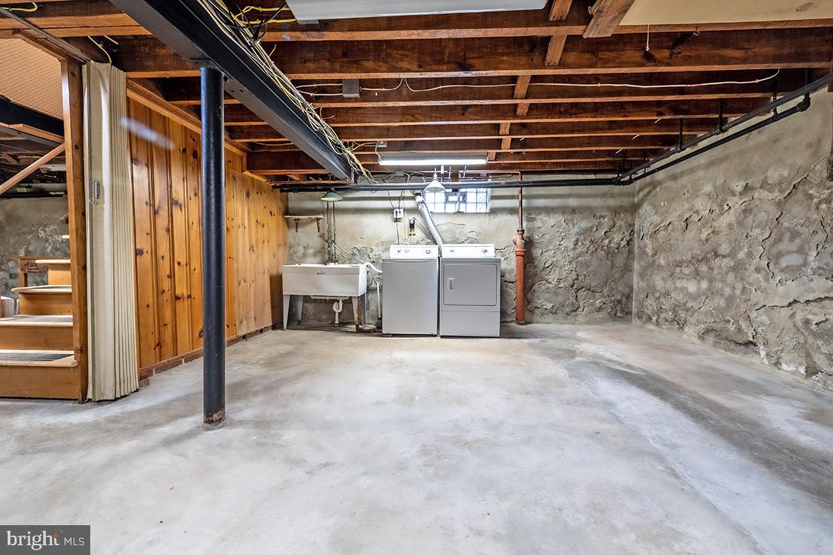 FOX CHASE - Residential