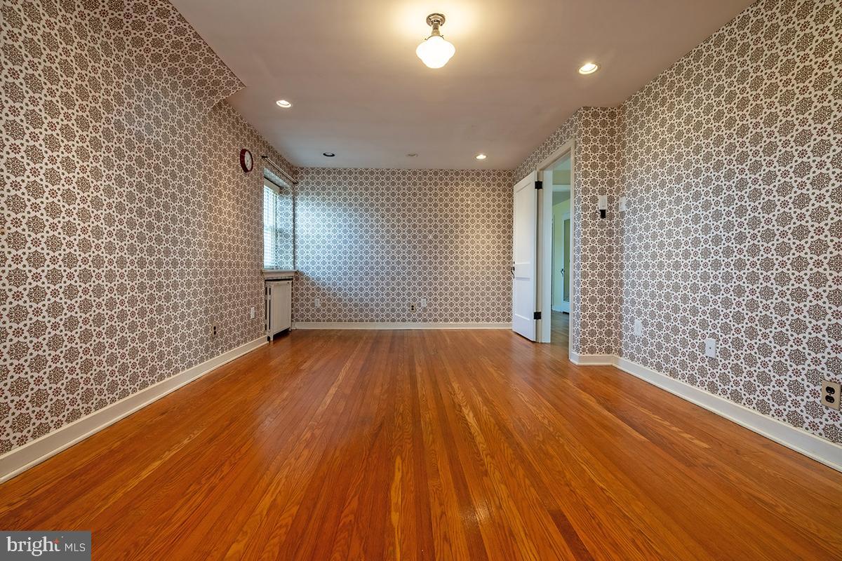 FOX CHASE - Residential