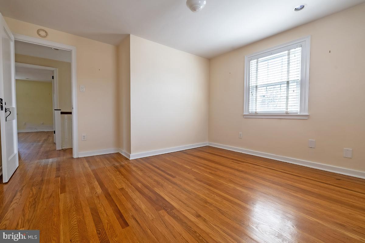 FOX CHASE - Residential