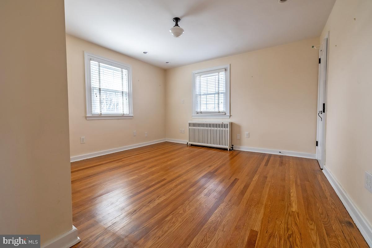 FOX CHASE - Residential