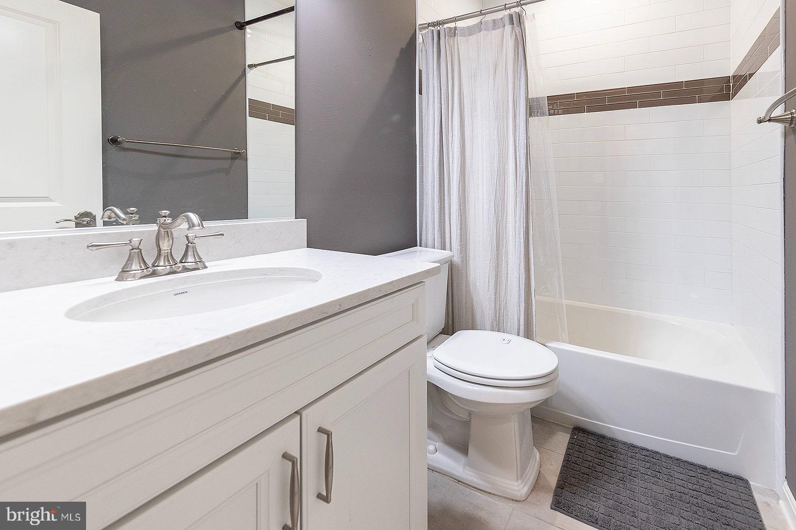 TWIN LAKES OVERLOOK - Residential