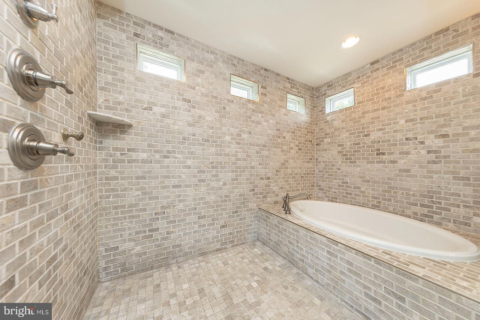 TWIN LAKES OVERLOOK - Residential