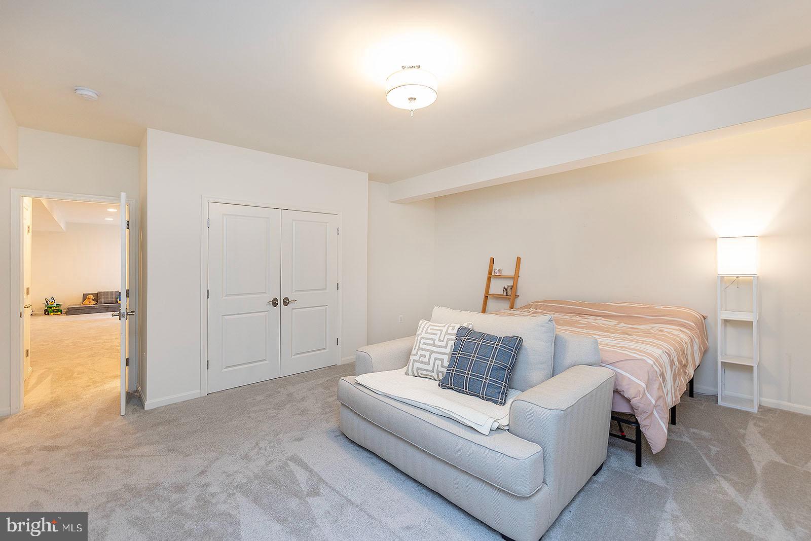 TWIN LAKES OVERLOOK - Residential