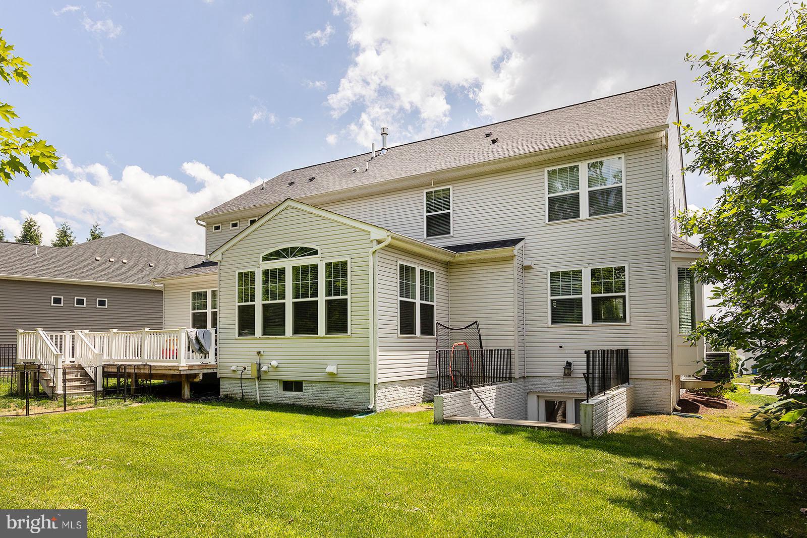 TWIN LAKES OVERLOOK - Residential