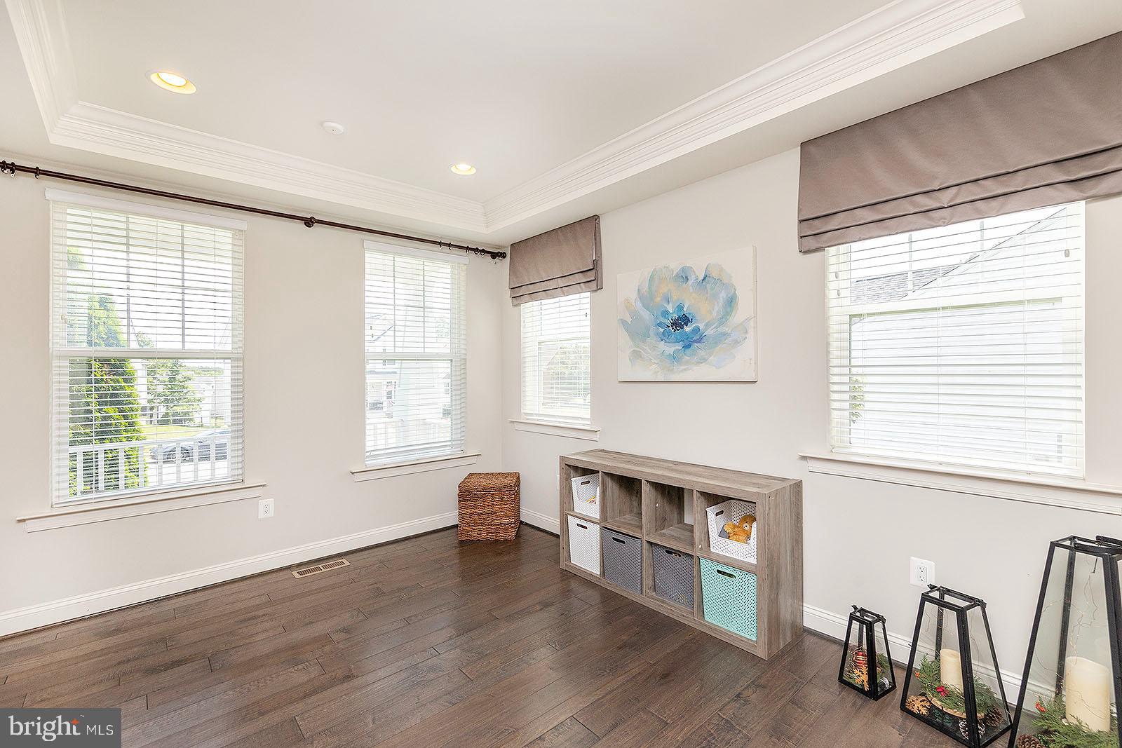 TWIN LAKES OVERLOOK - Residential