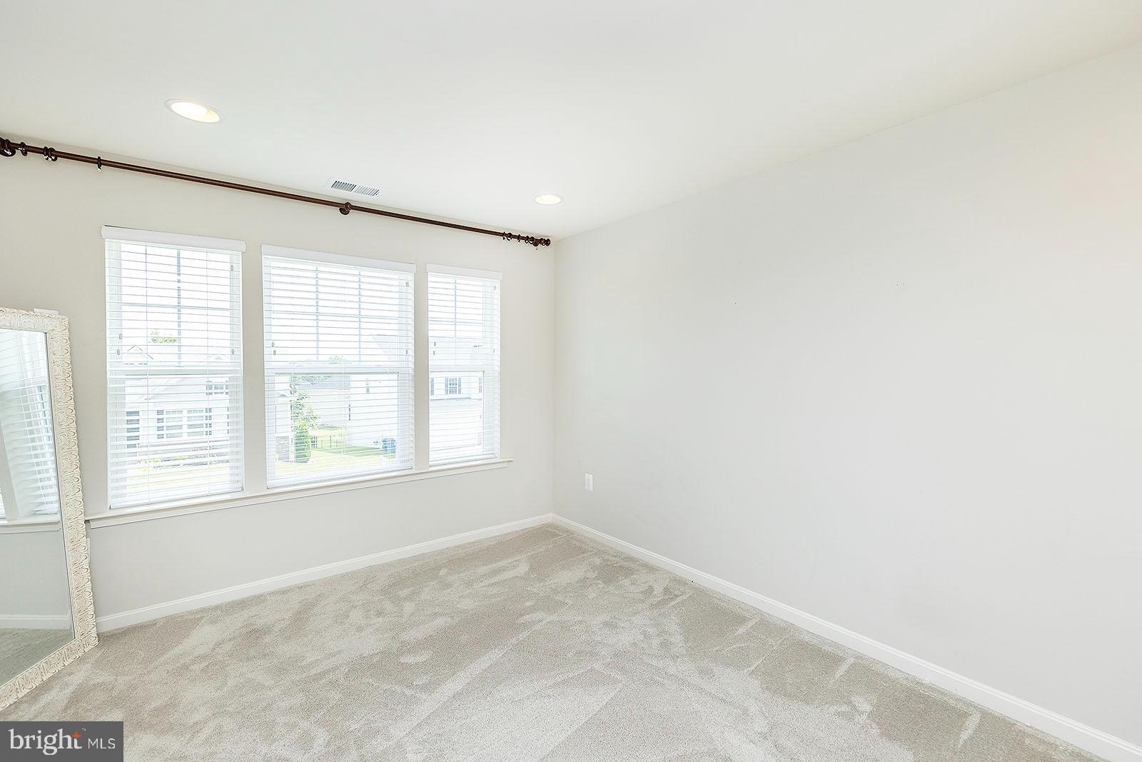 TWIN LAKES OVERLOOK - Residential