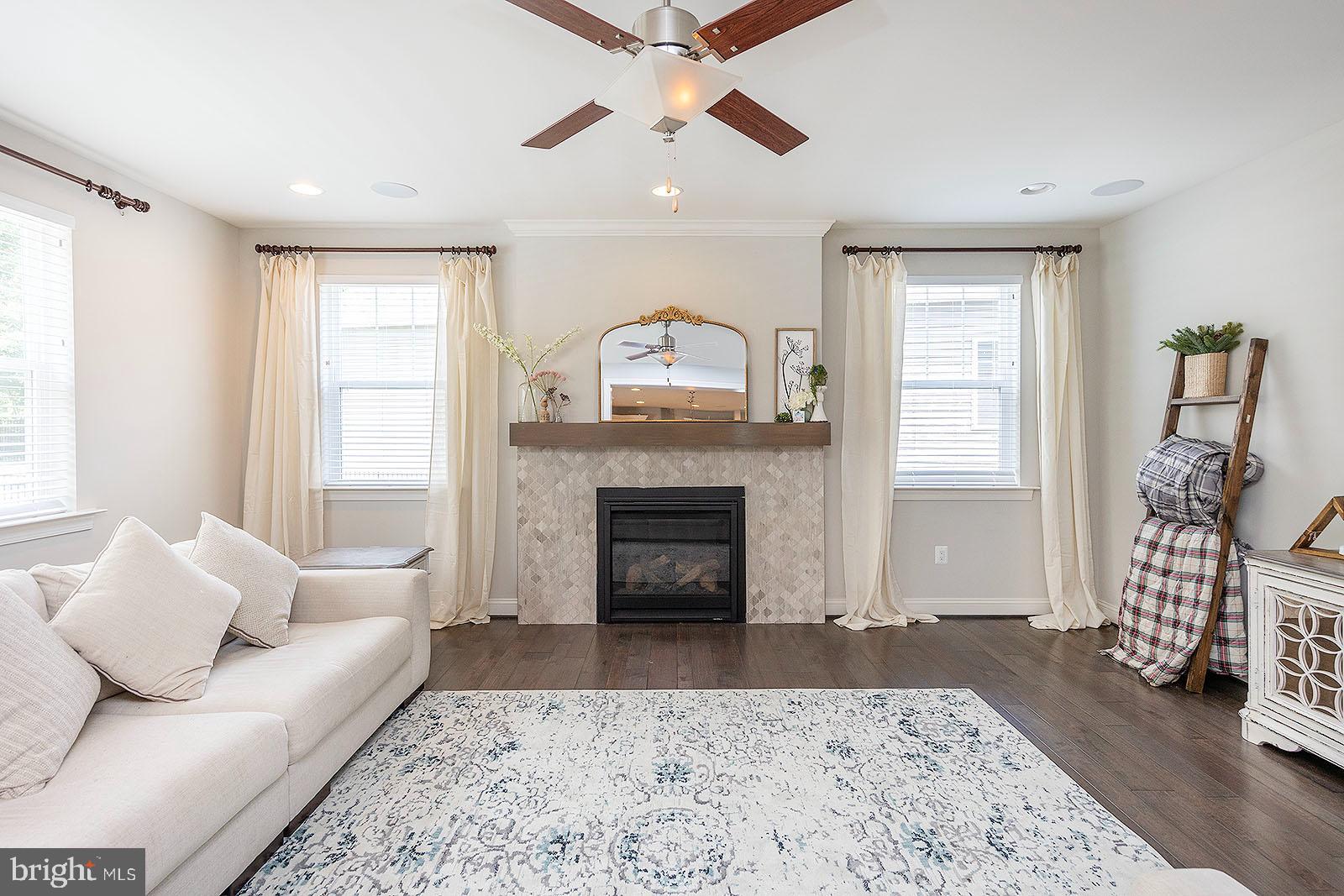 TWIN LAKES OVERLOOK - Residential