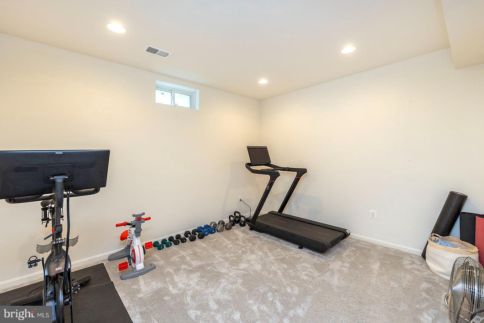 TWIN LAKES OVERLOOK - Residential