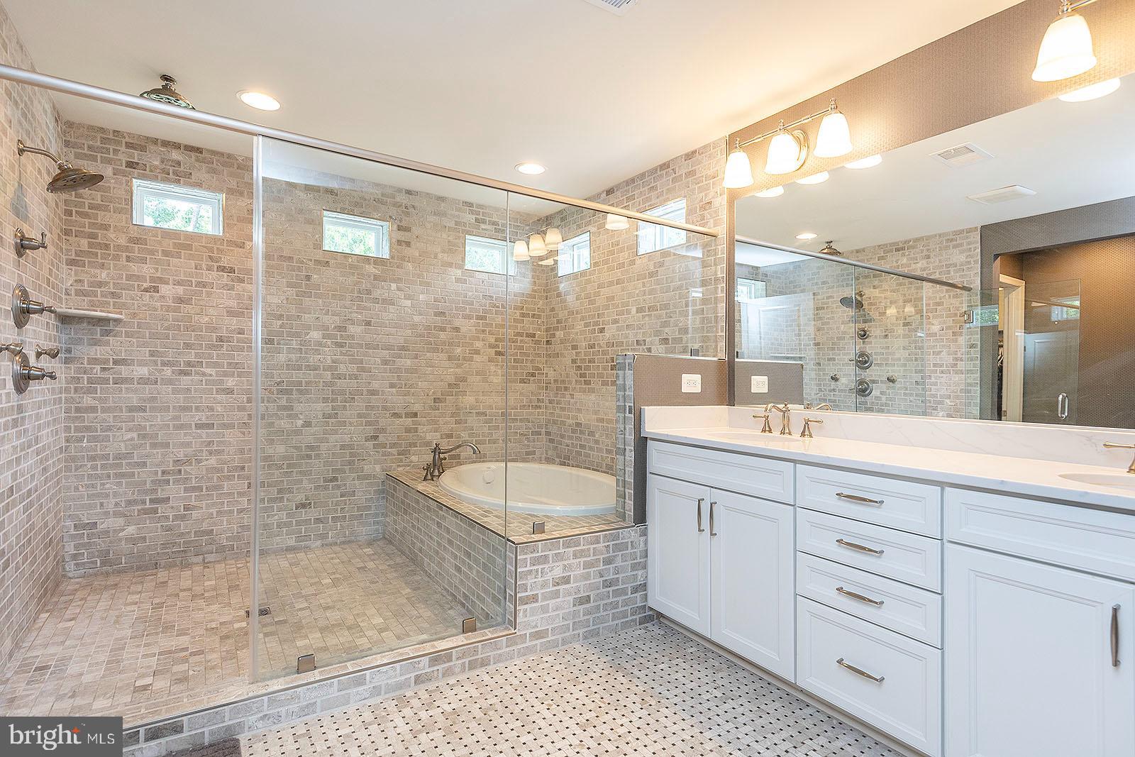 TWIN LAKES OVERLOOK - Residential