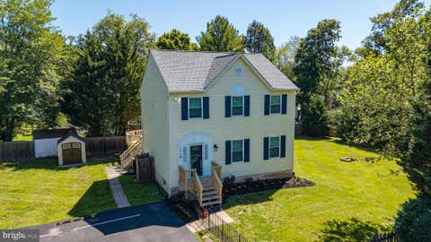 Homes For Sale - 15218 Sovereign Place<br/> CHANTILLY, VA 20151