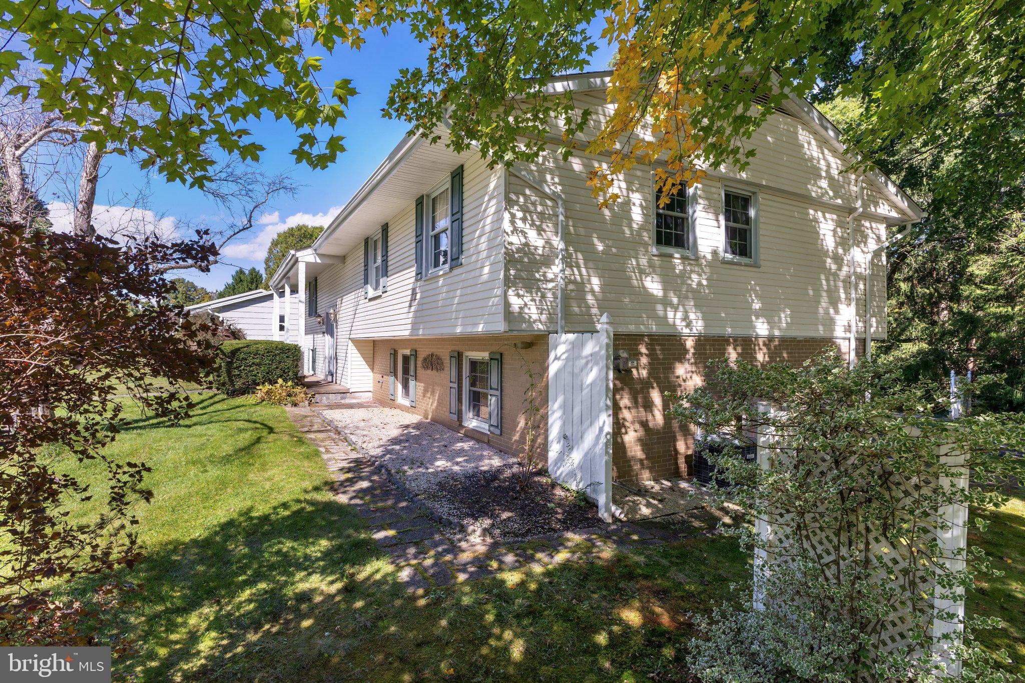 1023 SAXTON DRIVE