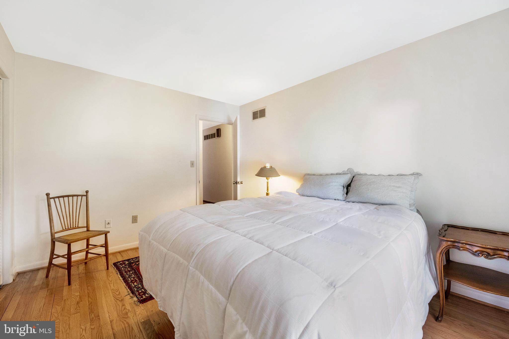 WOODLAND BEACH - Residential