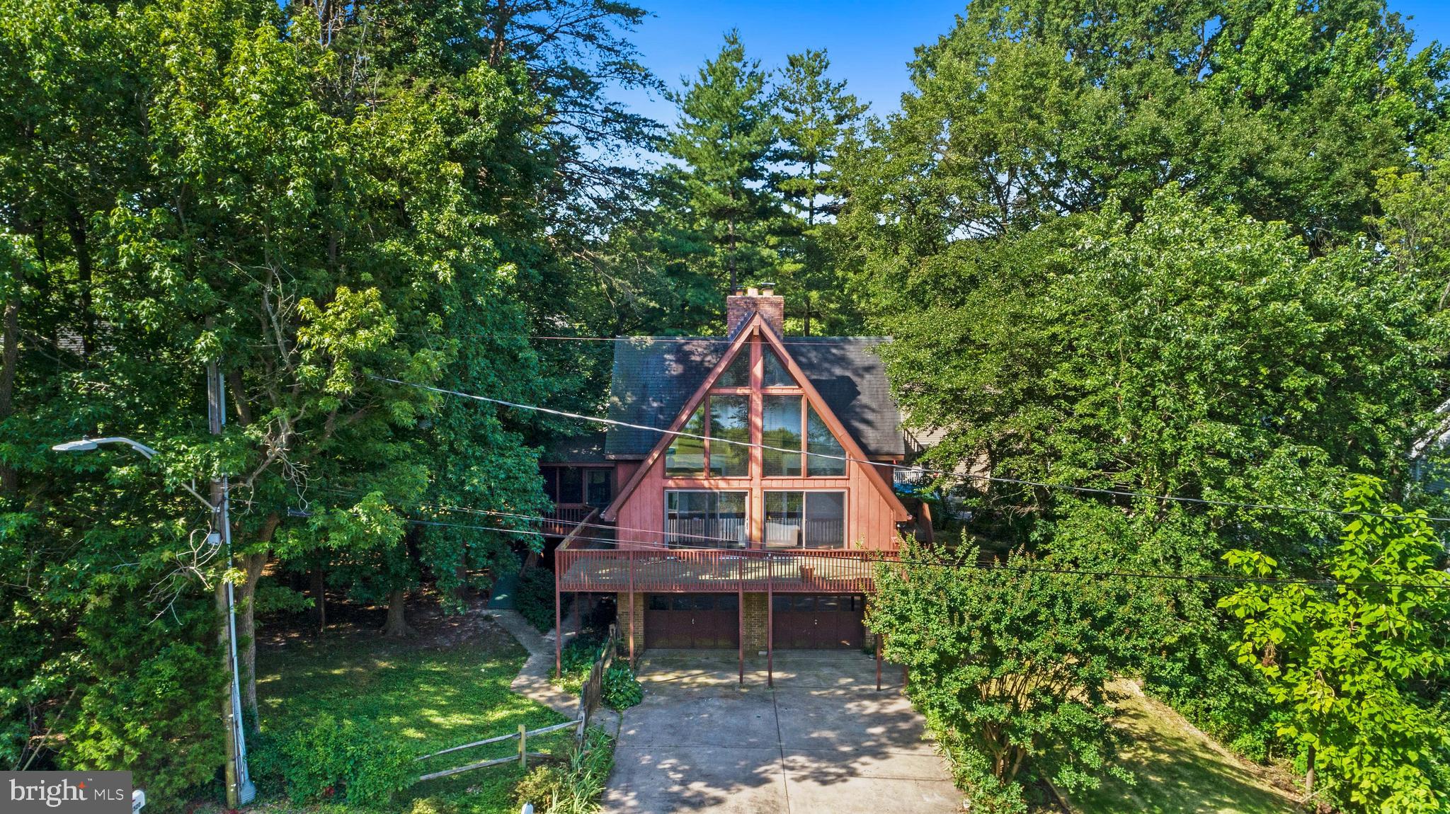 WOODLAND BEACH - Residential