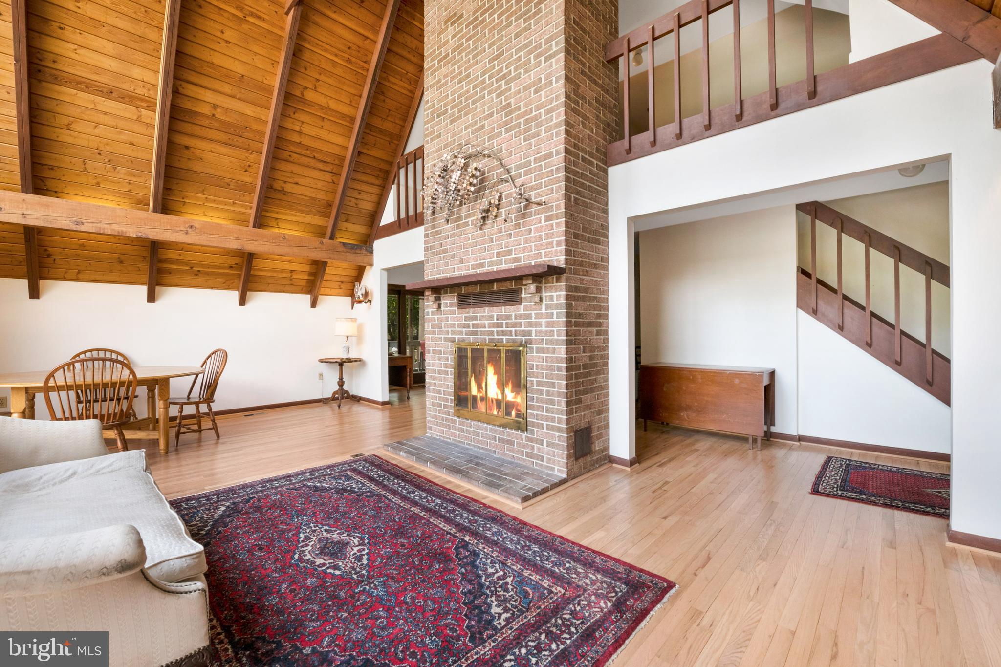 WOODLAND BEACH - Residential