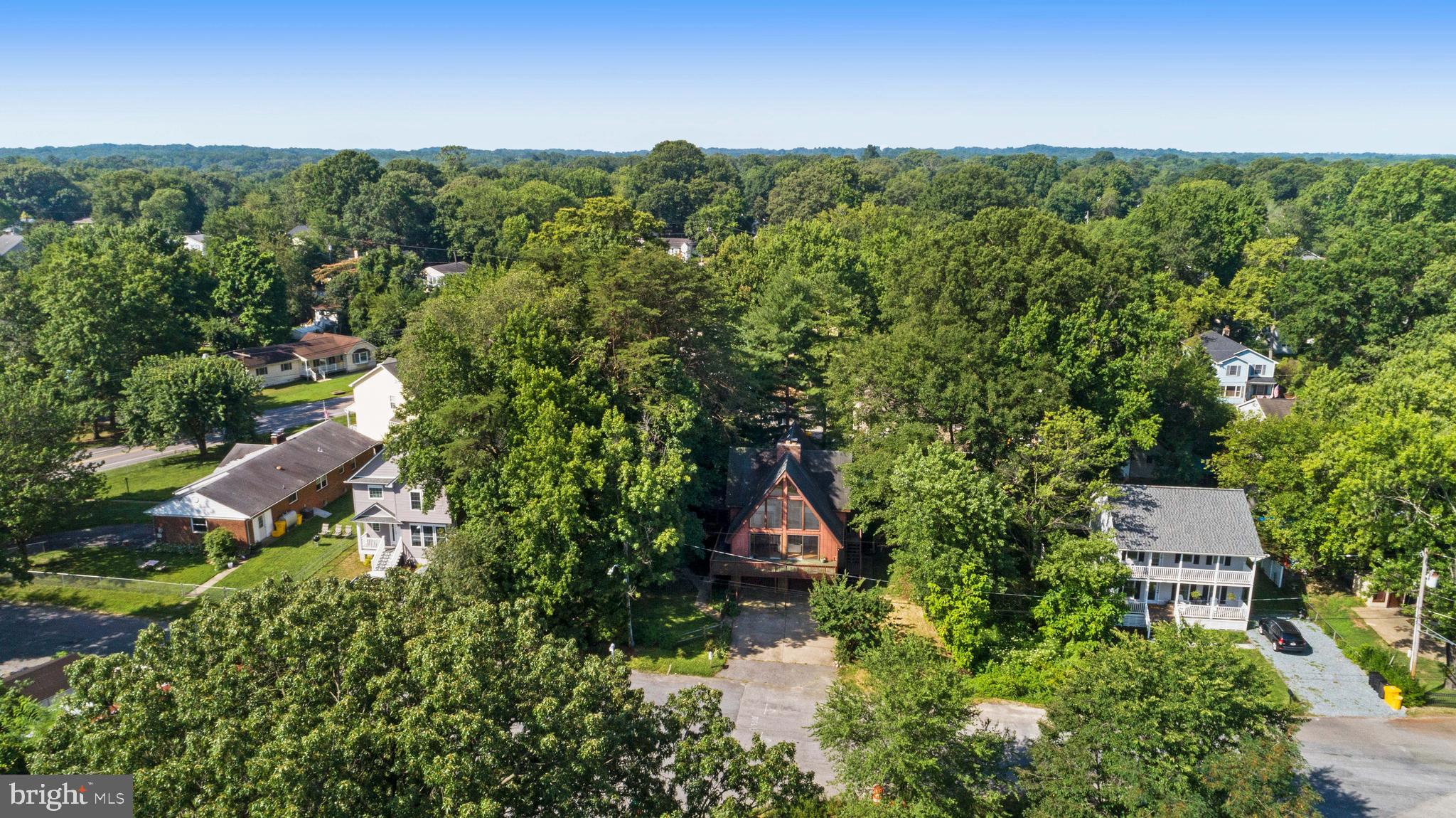 WOODLAND BEACH - Residential