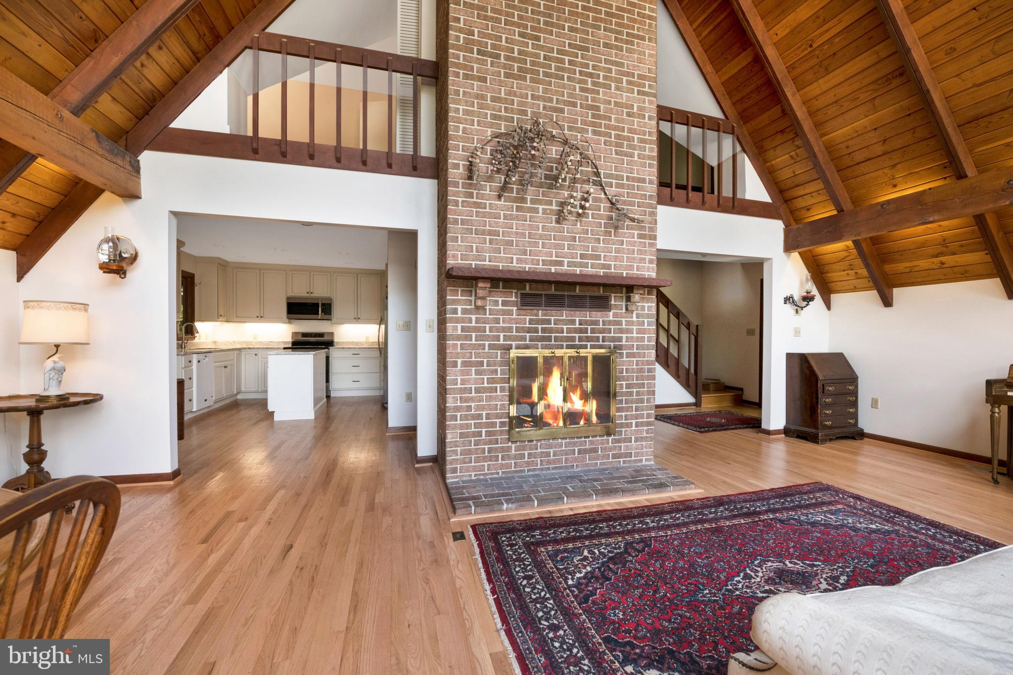 WOODLAND BEACH - Residential