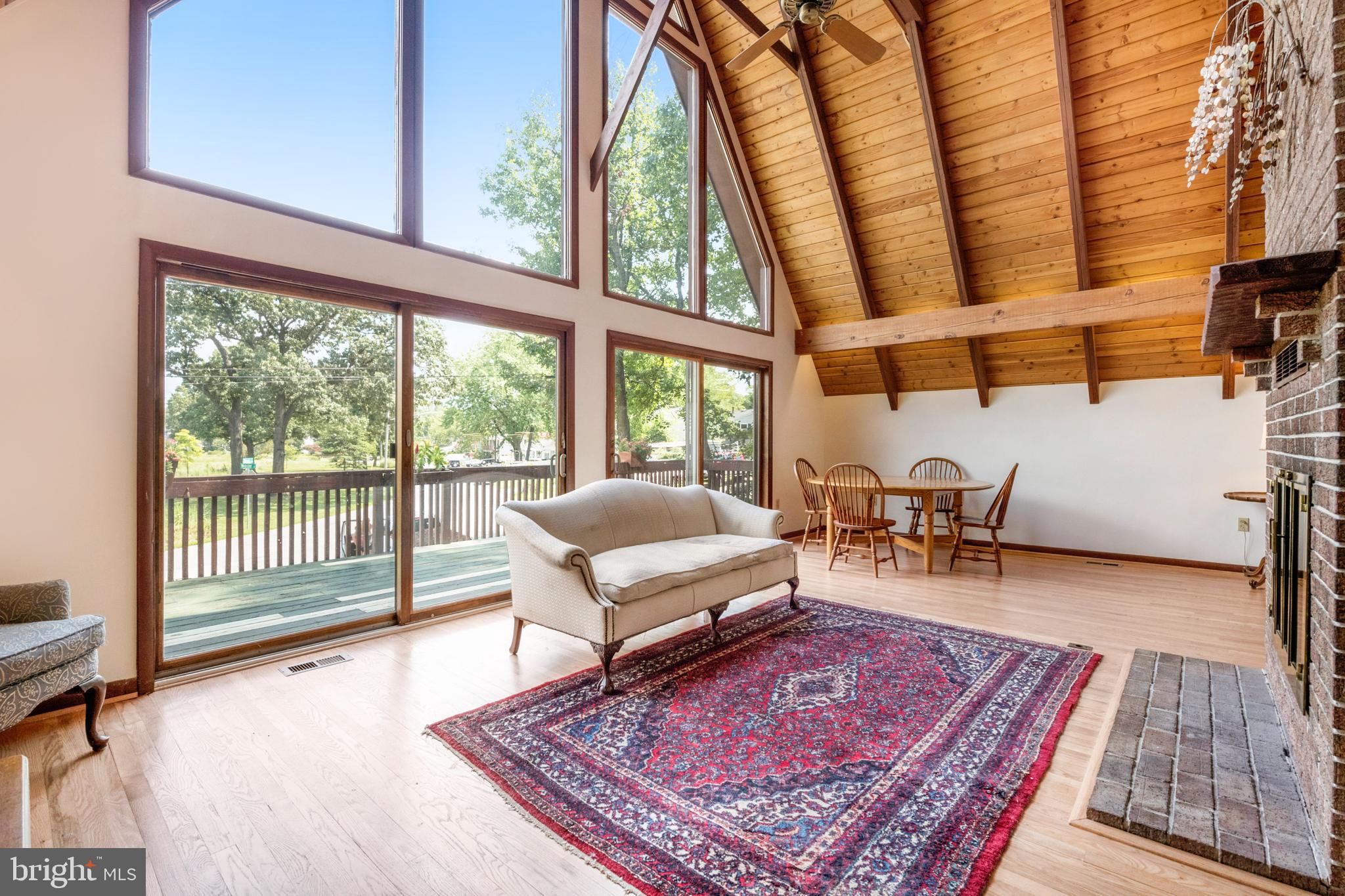 WOODLAND BEACH - Residential