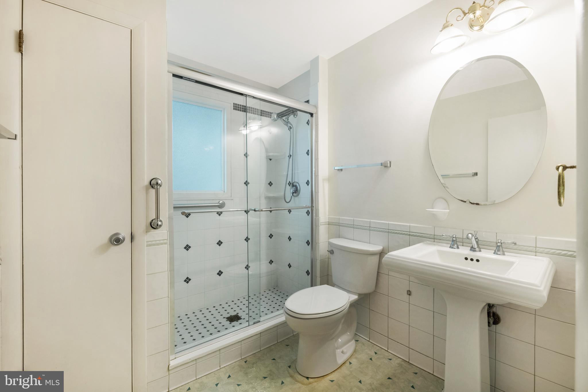 WOODLAND BEACH - Residential