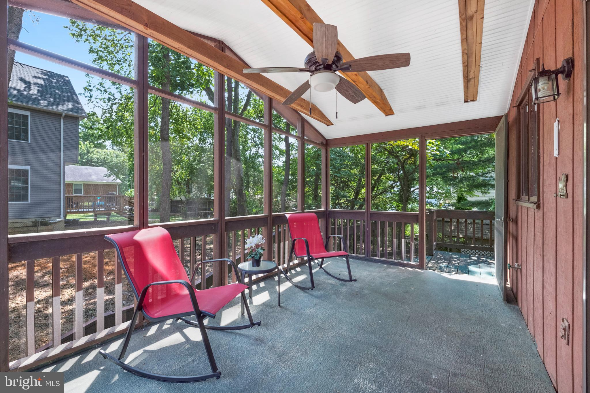 WOODLAND BEACH - Residential