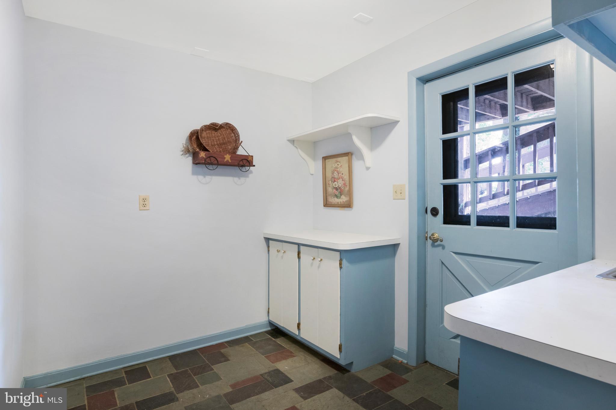 WOODLAND BEACH - Residential