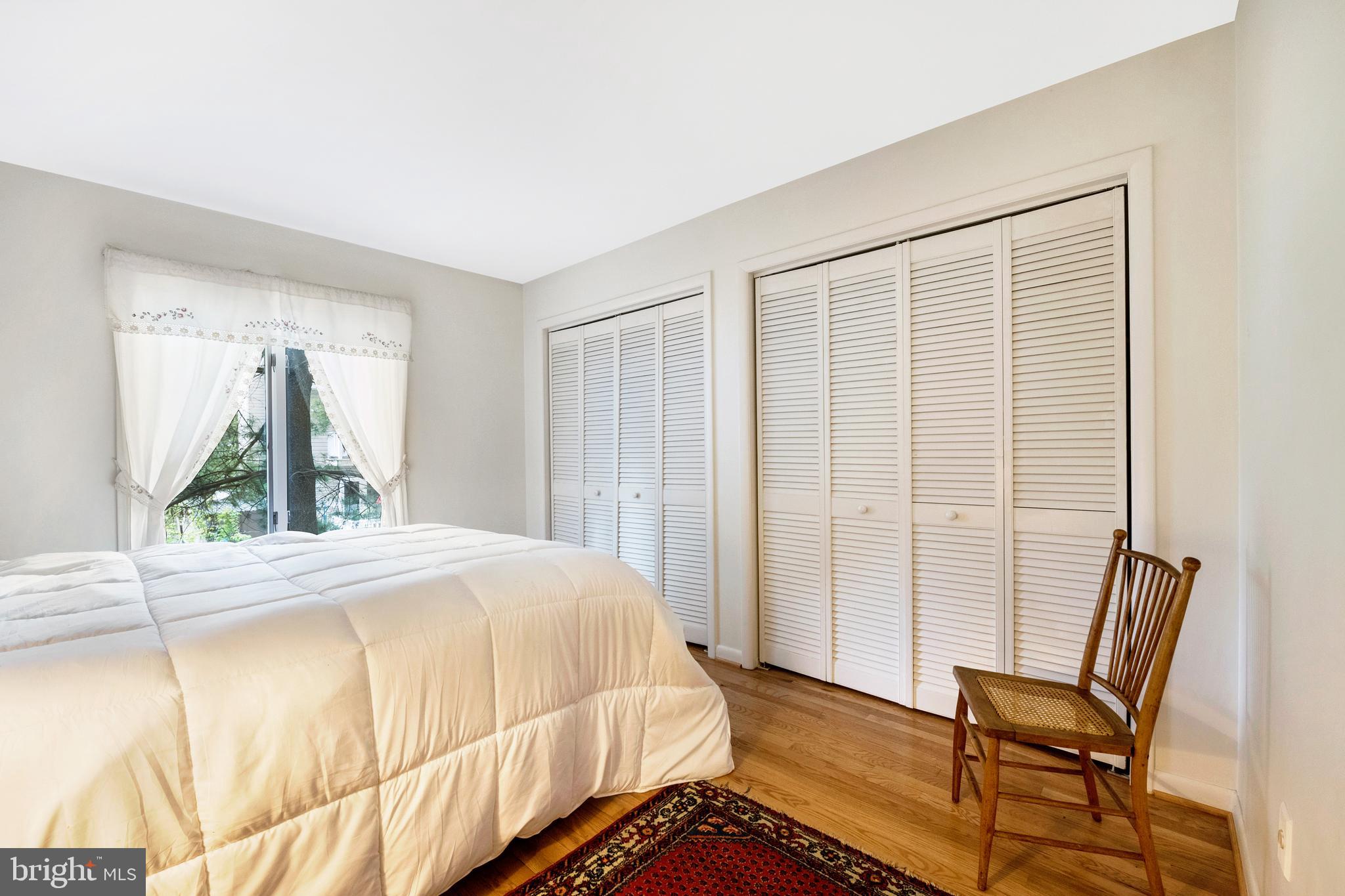 WOODLAND BEACH - Residential