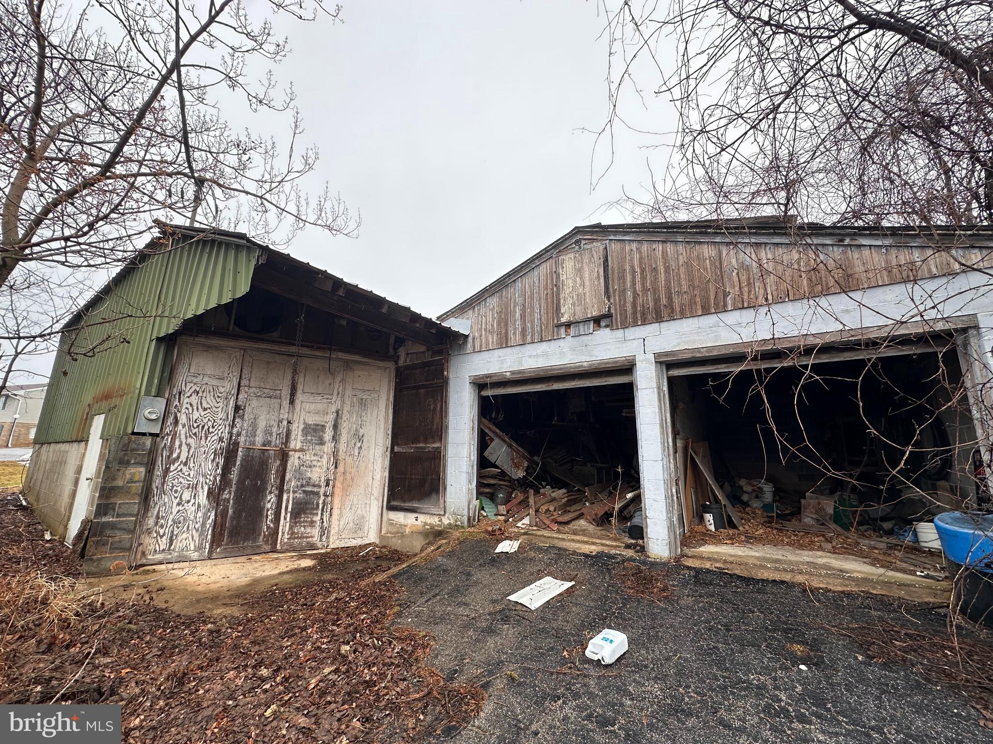 651 COUNTRY CLUB ROAD